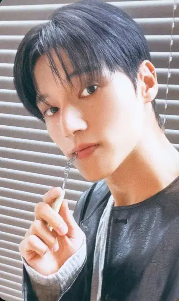 ATEEZ TOWER RECORDS CAFE WOOYOUNG TOWARDS THE LIGHT:WILL TO POWER 전반기