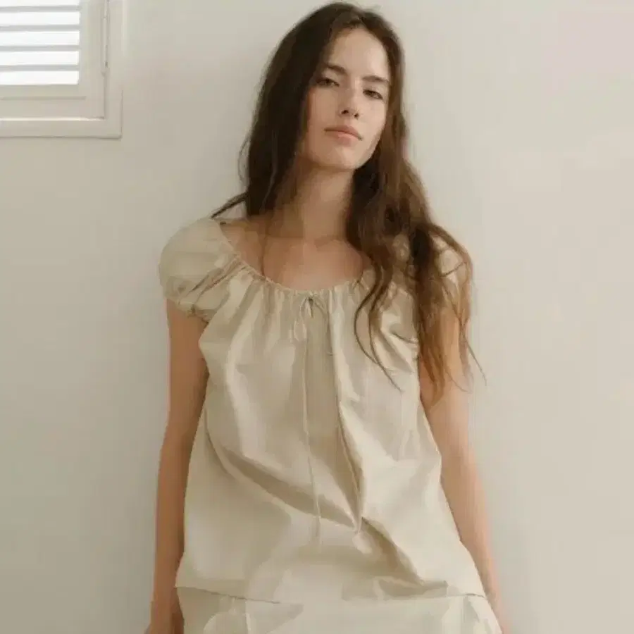 르닐 Annet puff blouse