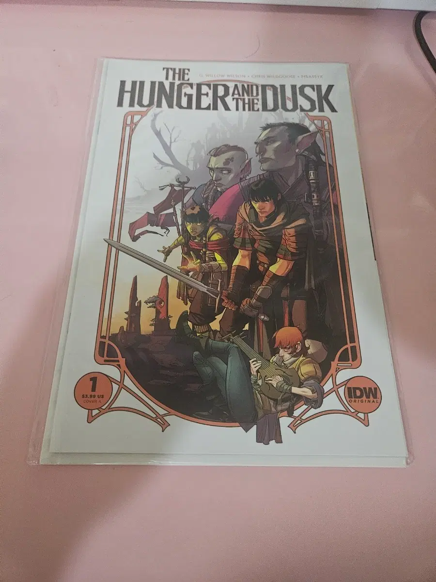 H / 2023 / The Hunger and the Dusk #1