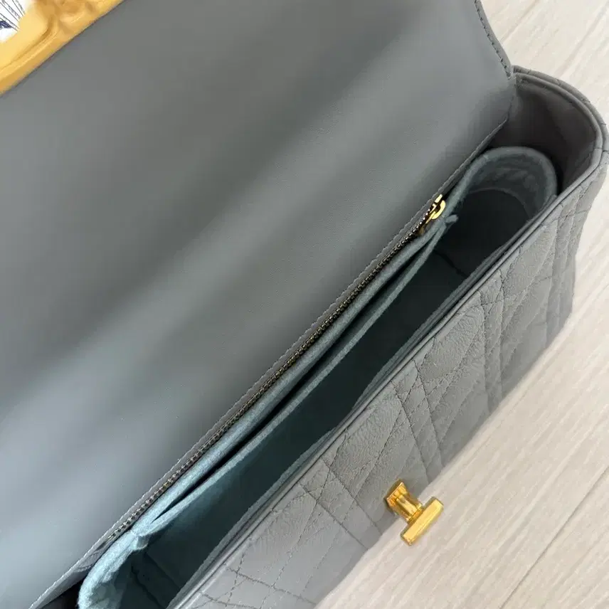 디올 카로백 미디움 사진 7