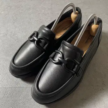 컨디션 최상 Clarks Zylah Top 비트 로퍼 통굽 블랙