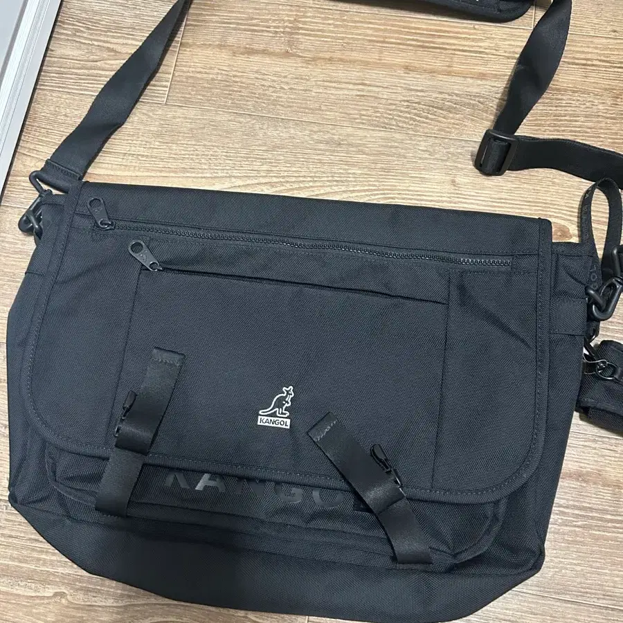 캉골 메신저백
