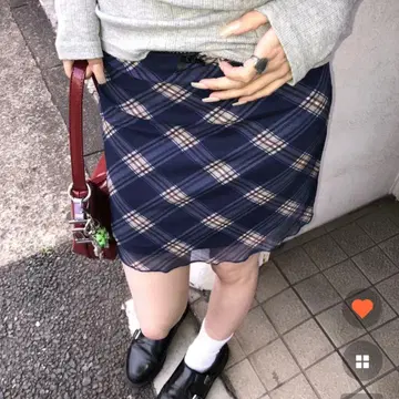 네이비 체크 무늬 시스루 미디 스커트