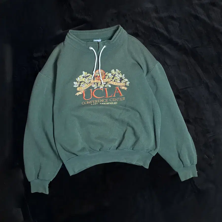 일본빈티지 Midwest Embroidery 하이넥 스웻셔츠