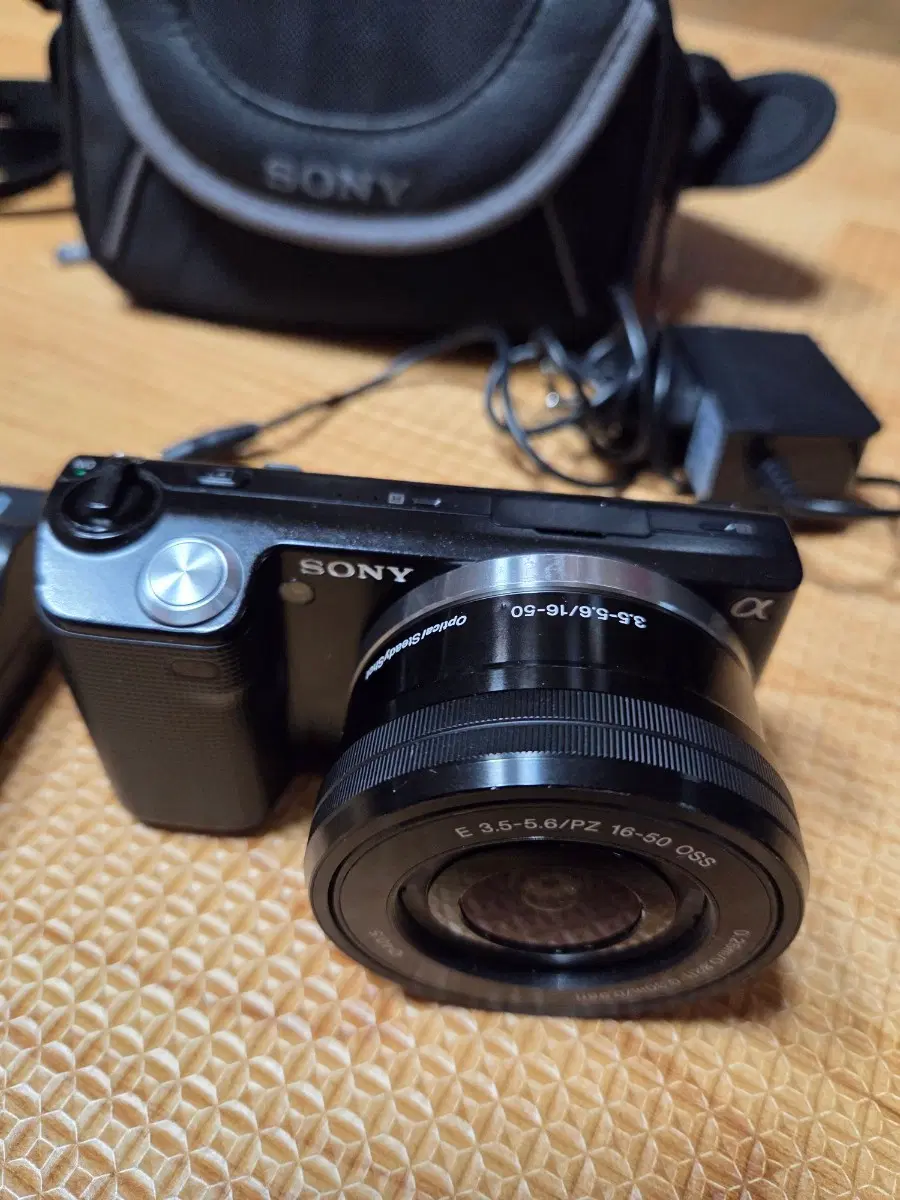 소니 알파 NEX-5미러리스 카메라 렌즈 포함