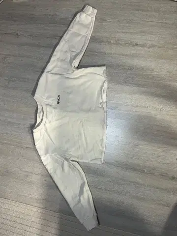 RVCA 크롭 맨투맨 화이트