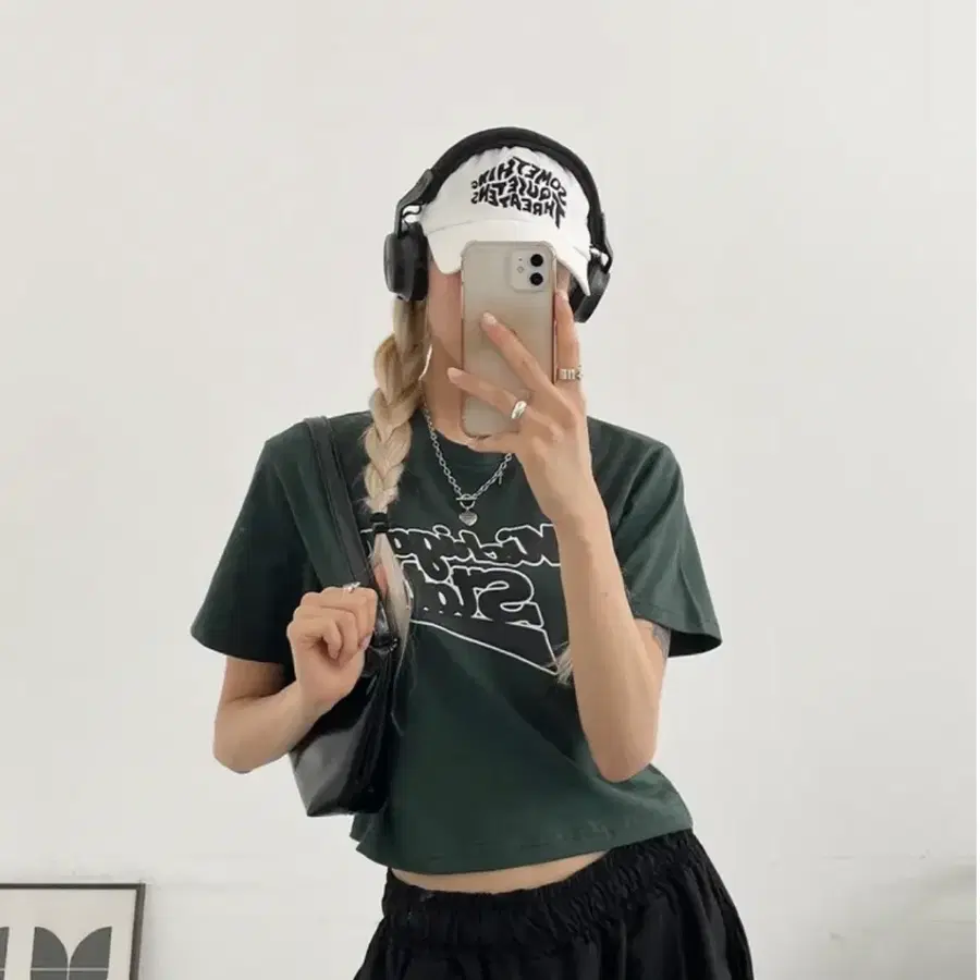 캐쥬얼 y2k 레터링 크롭 반팔티