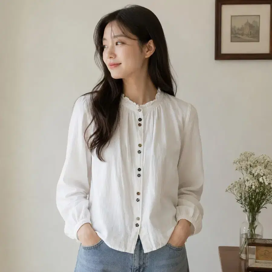 [L] BELLMOUNT 믹스 버튼 프릴 넥 면 블라우스