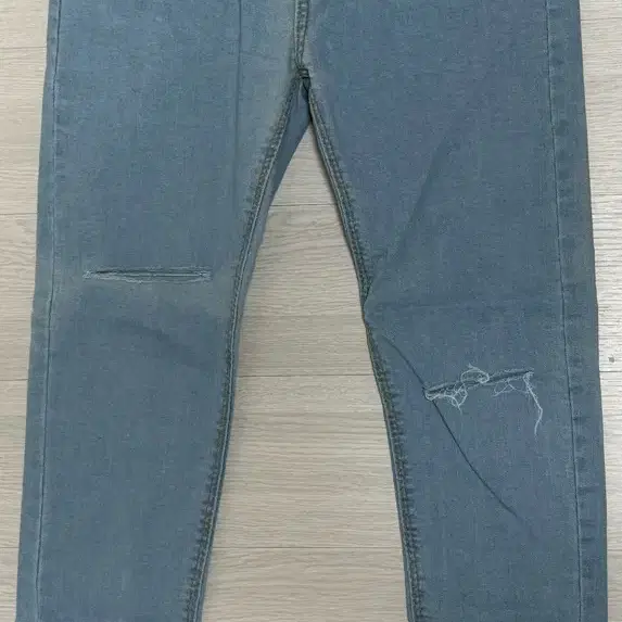 밝은 연청 청바지