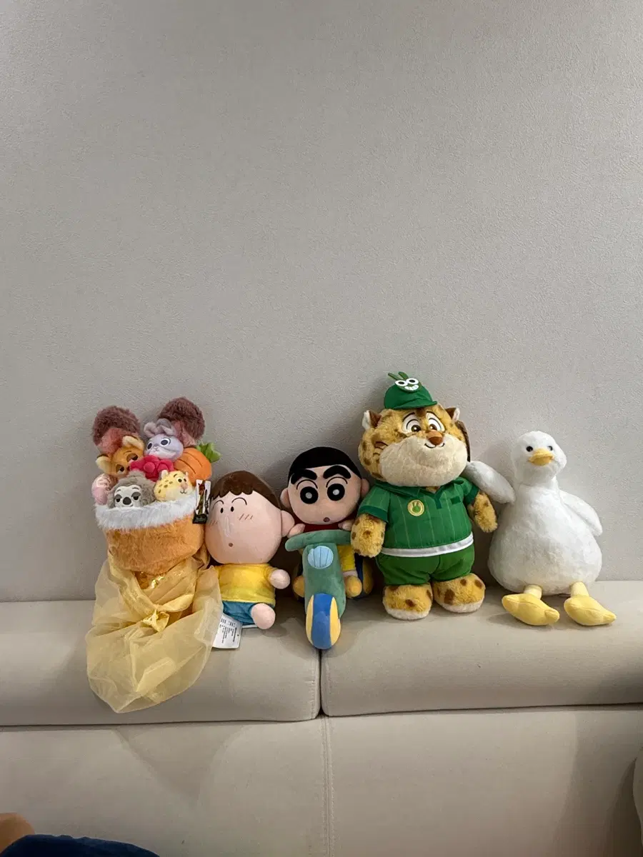 짱구인형 , 쥬토피아인형 , 몬치치인형 등 27개