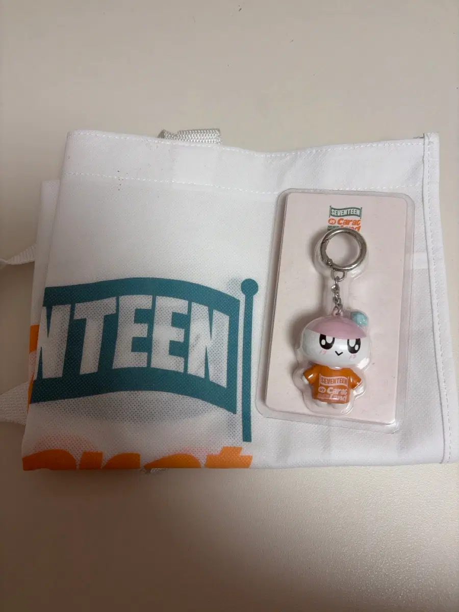 세븐틴 가방,봉봉이 키링 급처