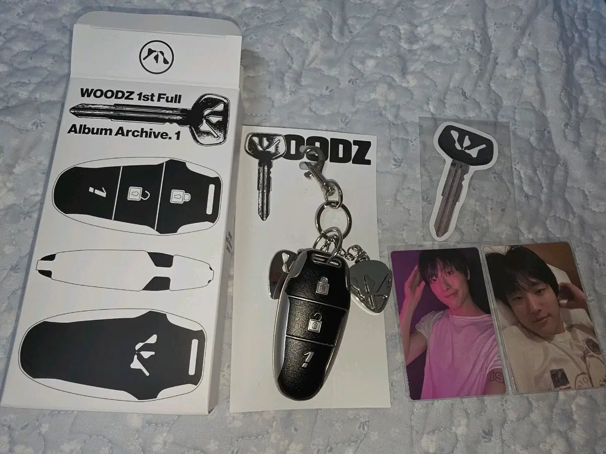우즈(WOODZ) 조승연 1st Full Album Archive.1 키링 차기 앨범