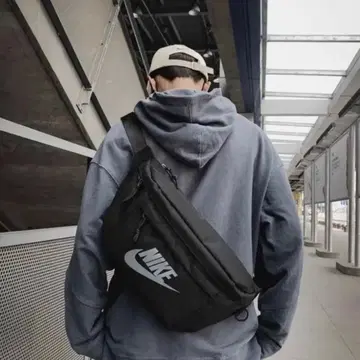 [새상품] NIKE 나이키 테크 바디 백 블랙 10L