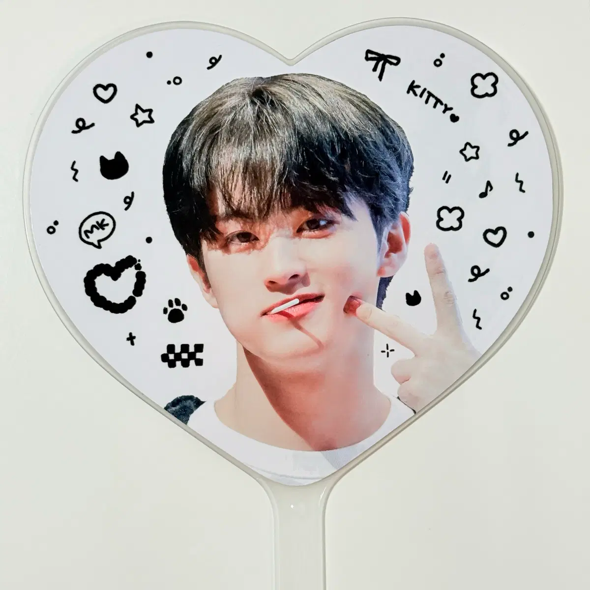 마크 하트 우치와 블랙캣 엔시티 드림 127 nct