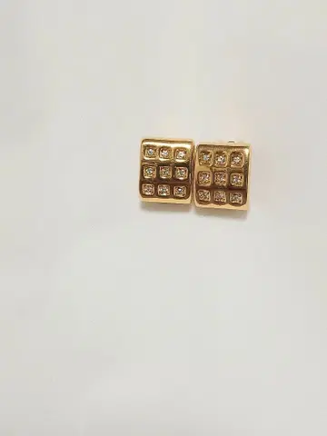 골드 컬러 스톤 장식 귀찌