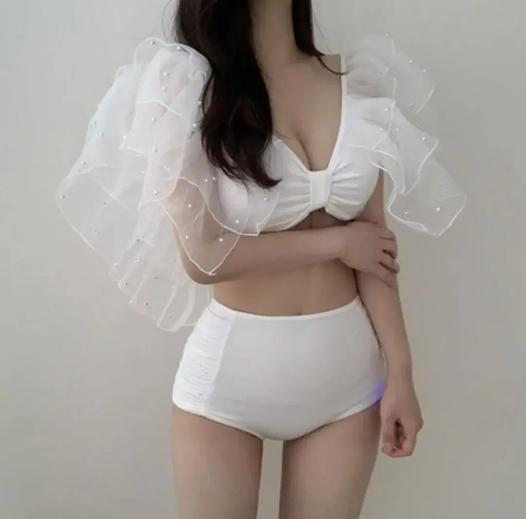 새상품)화이트 비키니 오프숄더 쉬폰 진주 장식