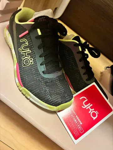 [미사용품] 라이카 피트니스 신발 FIERCE XT 22.0cm