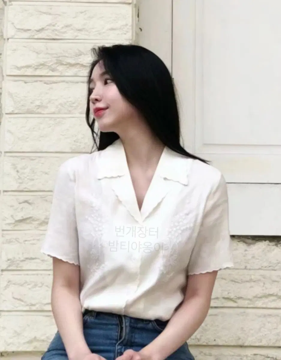 르니나 Lenina 성해은 블라우스 shana 사나 셔츠 린넨 물결 자수