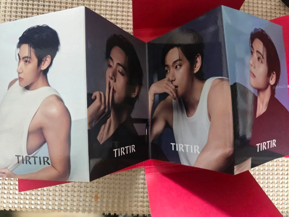 Tirtir V mini photobook