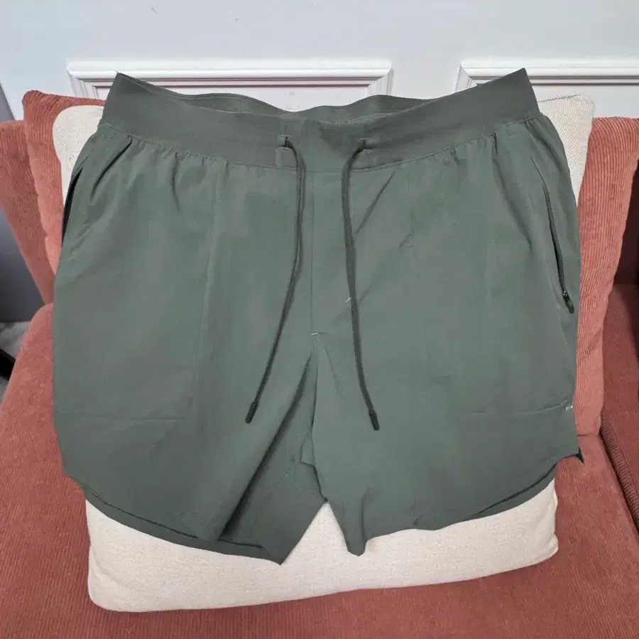 룰루레몬 페이스 브레이커 러닝쇼츠 xl 민트급
