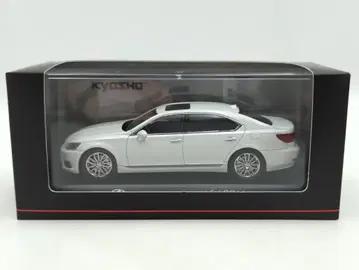 교쇼 1/43 LEXUS LS600hL White Pearl CS. 03647W