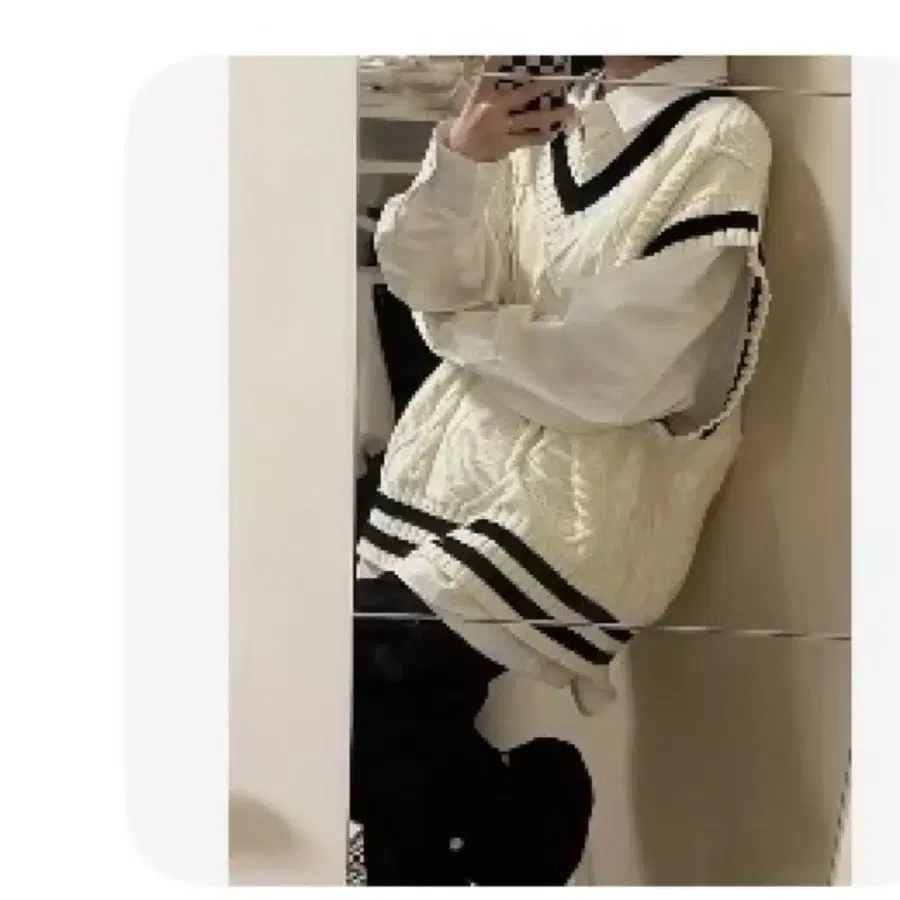 V넥 케이블 니트 조끼 화이트