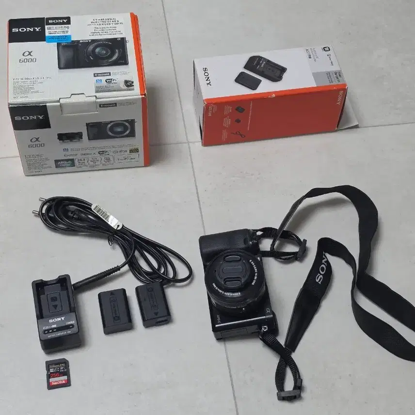 소니 알파 A6000 미러리스 카메라 블랙