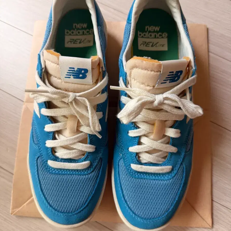 뉴발란스 CRT300VB