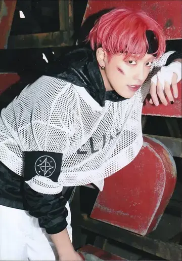ATEEZ BEYOND:ZERO HONG JOONG 사진