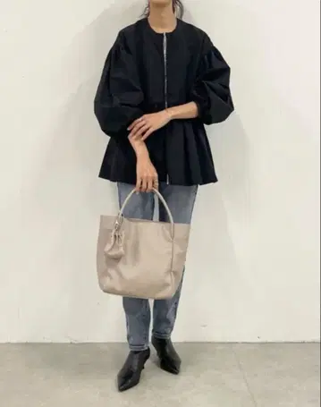 BEARDSLEY 비어즐리 페플럼 지퍼 셔츠 블루종 블랙