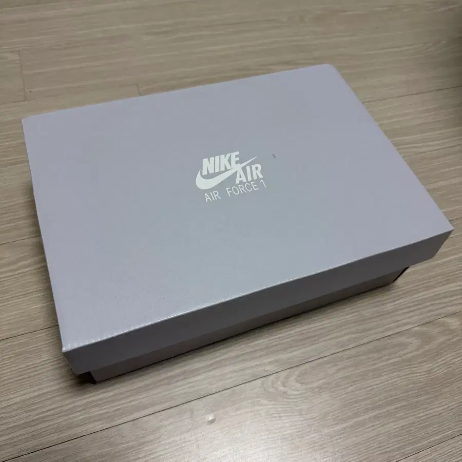 (미개봉급처) 나이키 에어포스 1 235mm