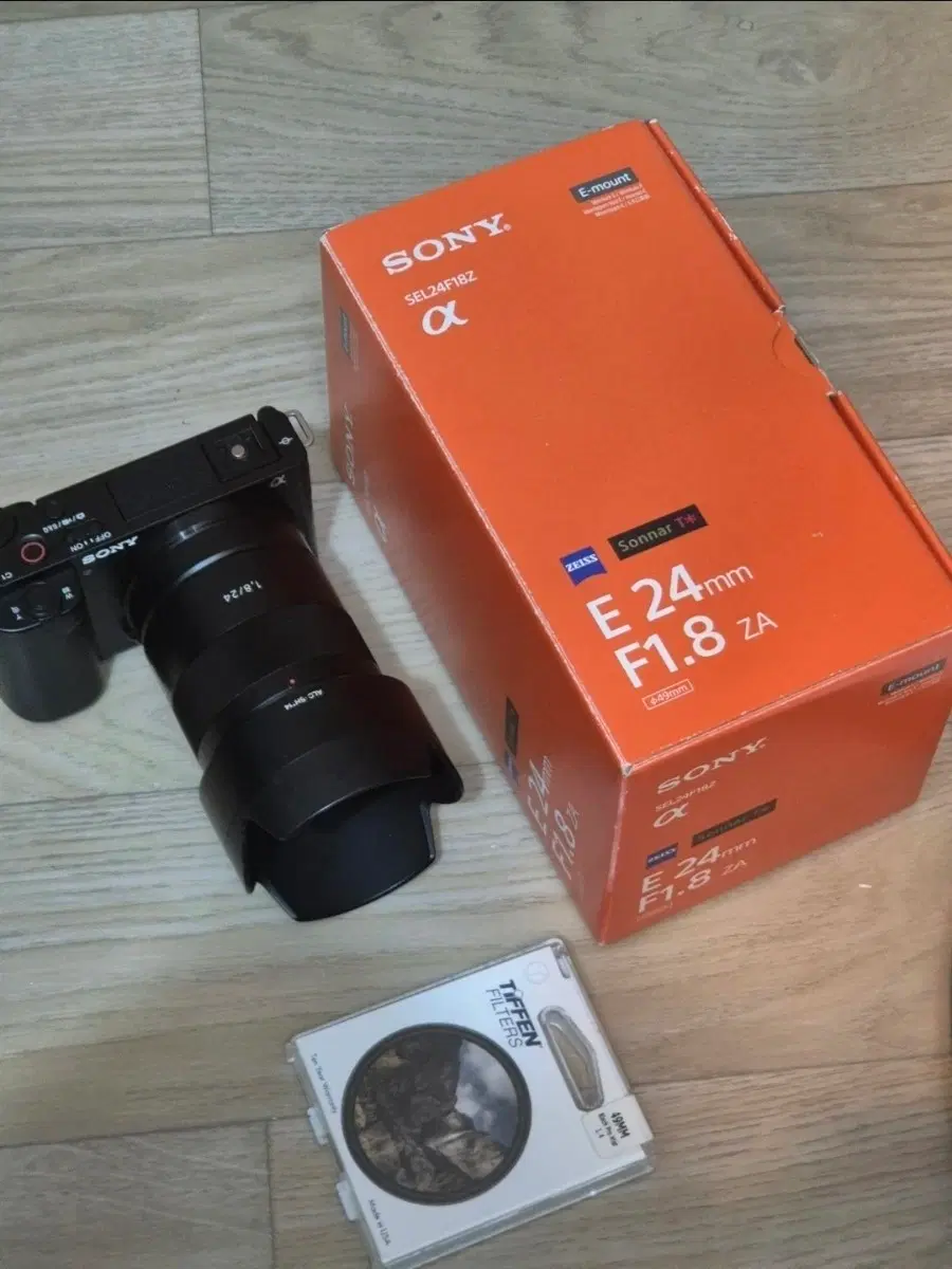 미스트 포함 소니 sel24f18z 칼이사 24mm f1.8