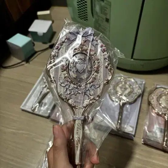 플라워노즈 거울