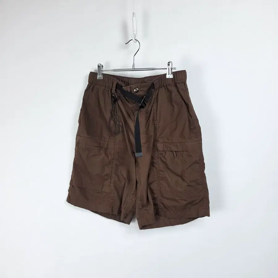 무신사 스탠다드 브라운 벨티드  카고 반바지 남 30-32 인치 260812