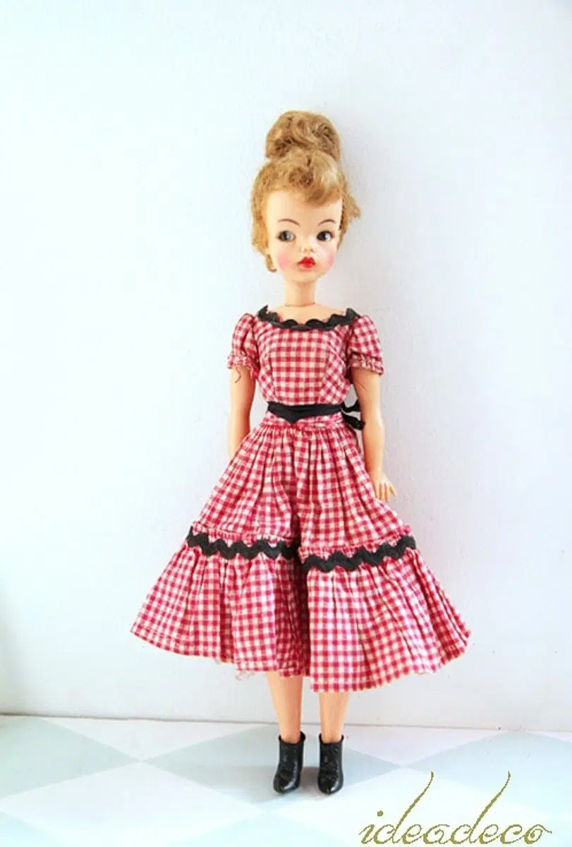 빈티지 올림머리가 귀여운 Tammy Doll