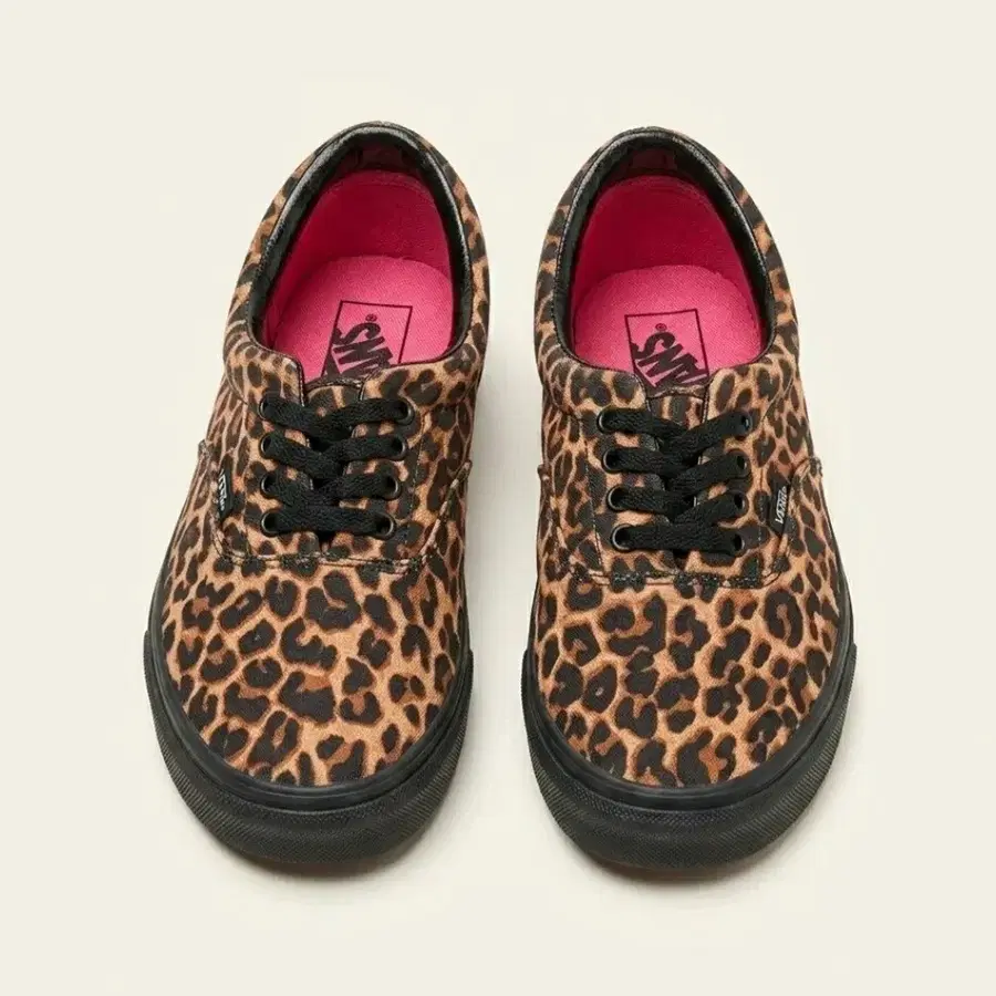 반스(VANS) 정품 레오파드(호피) 패턴 스니커즈 240