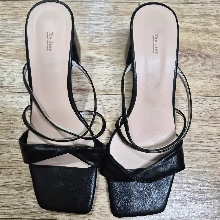 더 제인 뮬 샌들 블랙 240