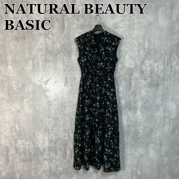 NATURAL BEAUTY BASIC 플라워 프린트 개더 절개 원피스