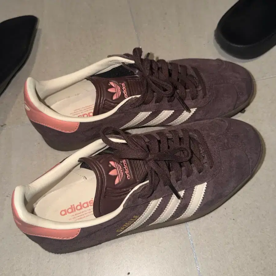 아디다스 오리지널 가젤 쉐도우 브라운 240