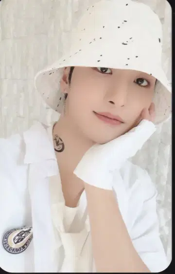 ATEEZ THE WORLD EP.2 : OUTLAW SEONG HWA 트레이딩 카드 PLAT
