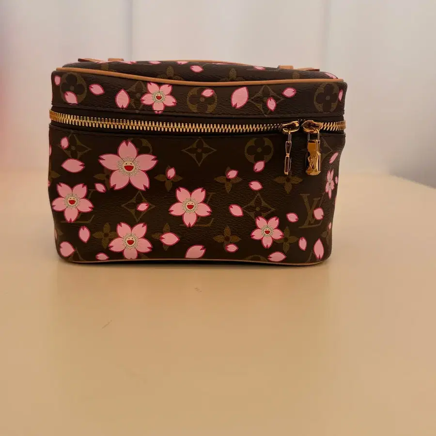 <정품> 루이비통 x 무라카미 다카시 체리블라썸 니스백 바니티