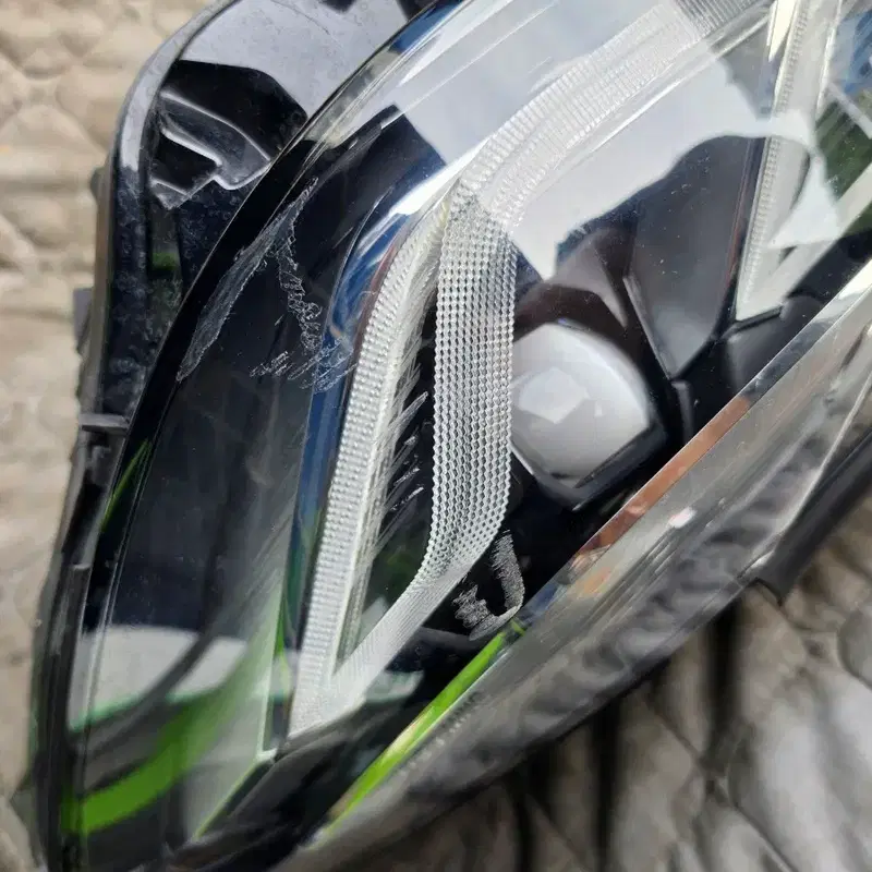 g30 후기형 운전석 헤드라이트팝니다.