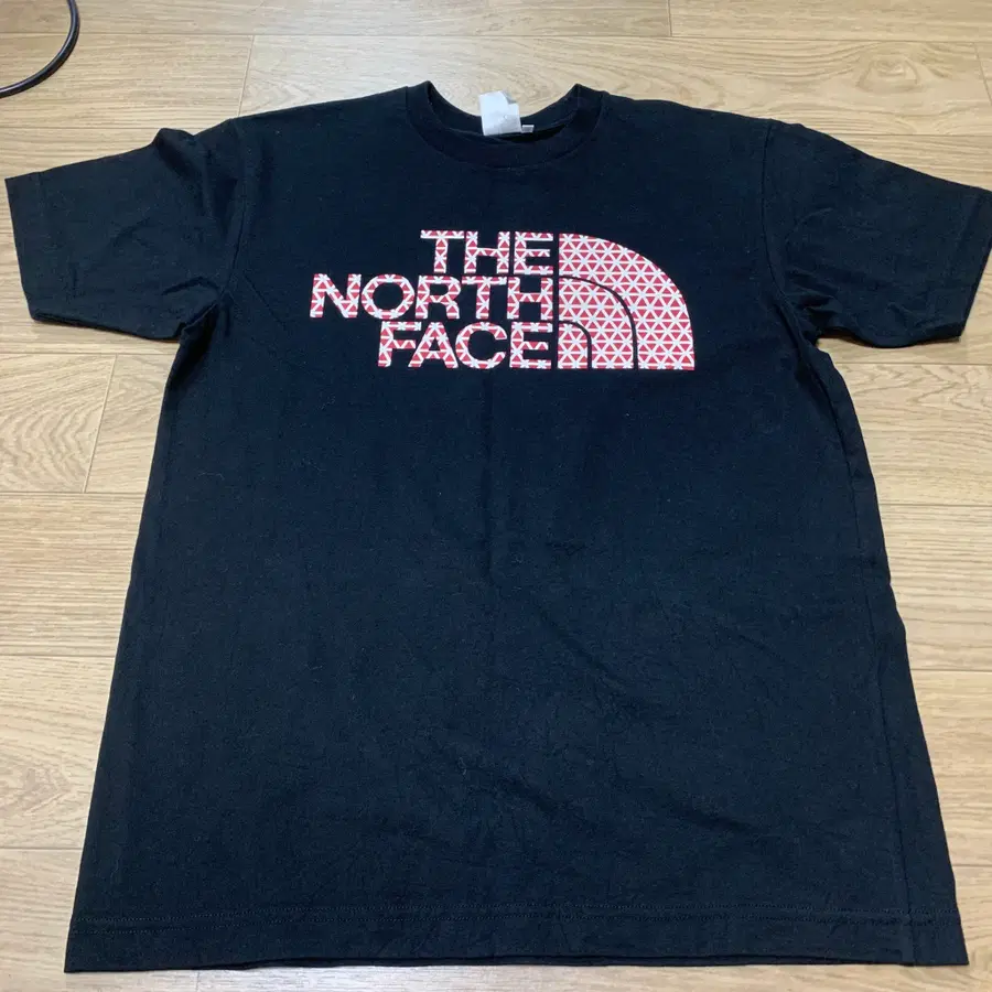 M] 노스페이스(THE NORTH FACE) 화이트x레드 메쉬패턴 빅로고 테크티(TEK TEE)