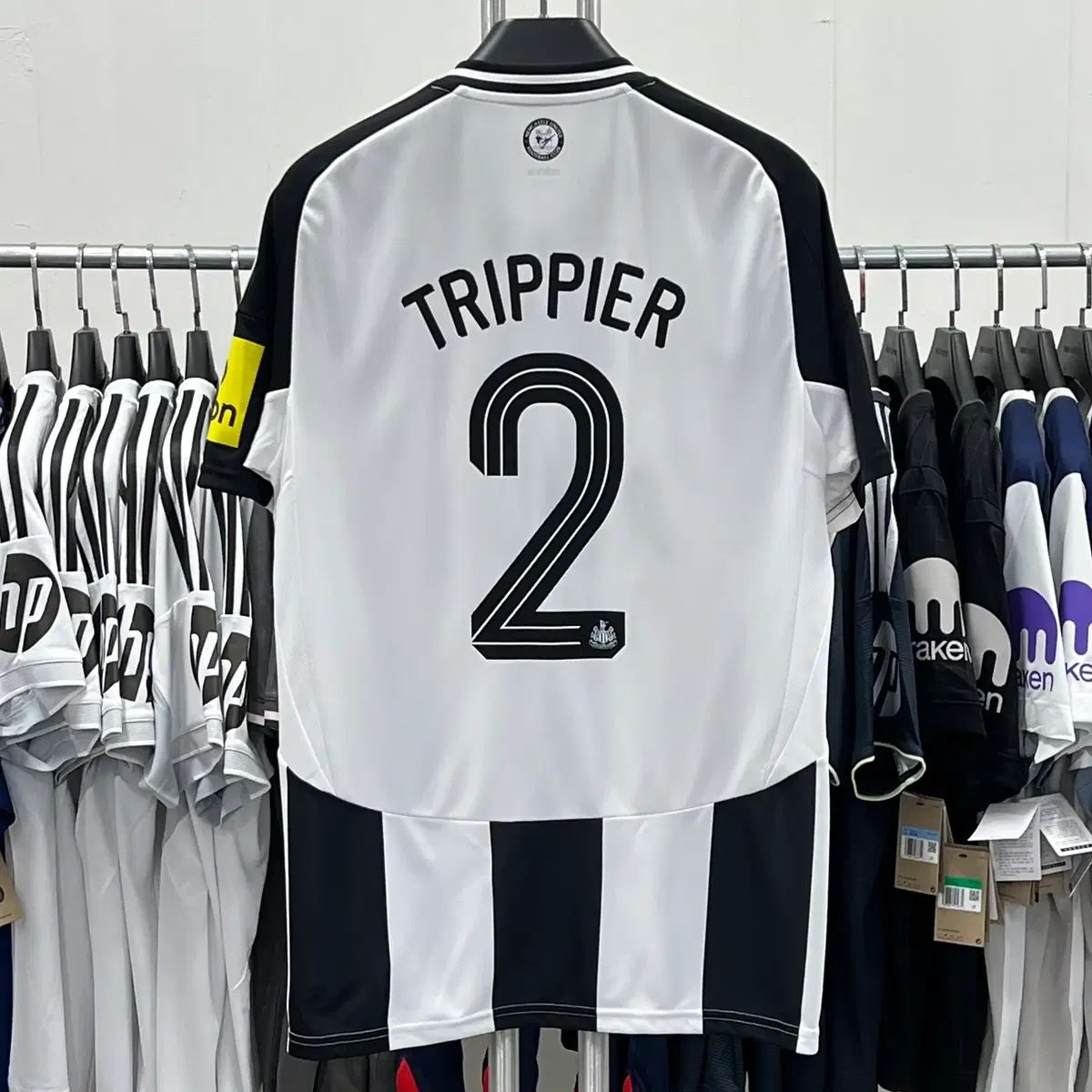 24/25 뉴캐슬 홈 No.2 트리피어 유니폼