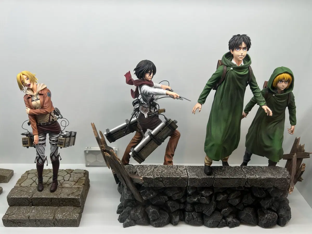 진격의 거인 모델파워 지하실 3인방+TF 애니 피규어 세트 일괄 판매