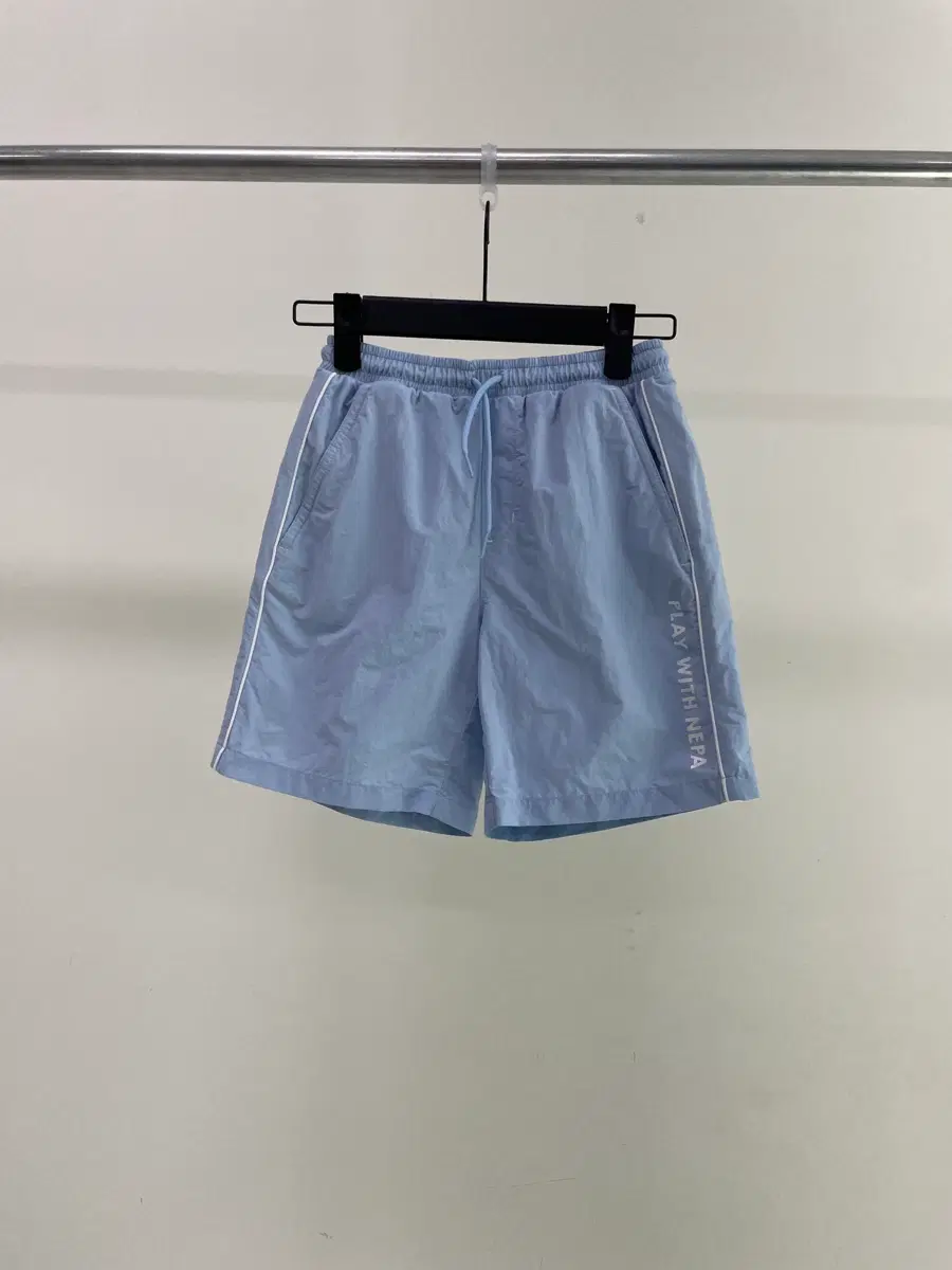 [130] 네파 블루 나일론 반바지
