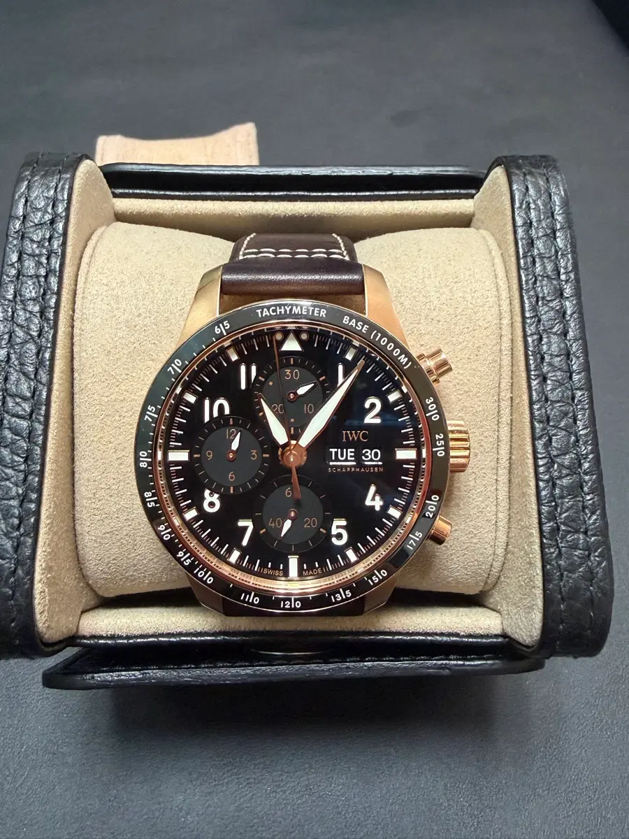 IWC 파일럿 크로노그래프 브라운 가죽 스트랩 시계