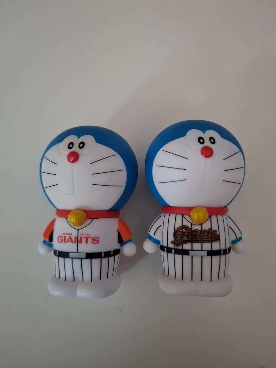 롯데자이언츠 도라에몽 피규어