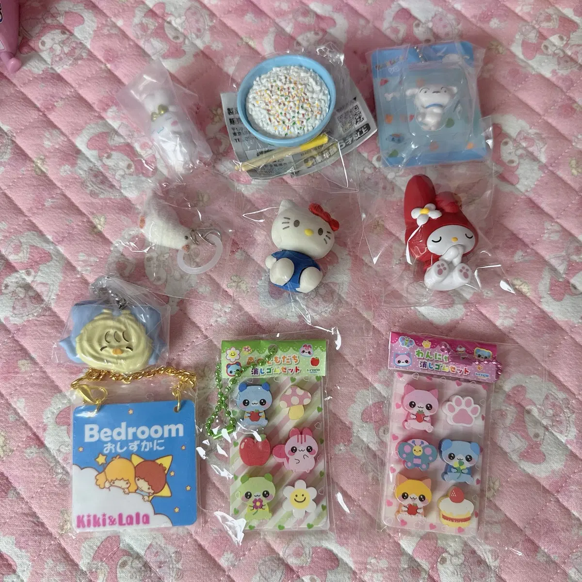 가챠 모음 시나모롤 흰둥이 음식 새 키티 마이멜로디 미코 헤이세이 키키라라