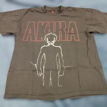 AKIRA XL 사이즈 T셔츠